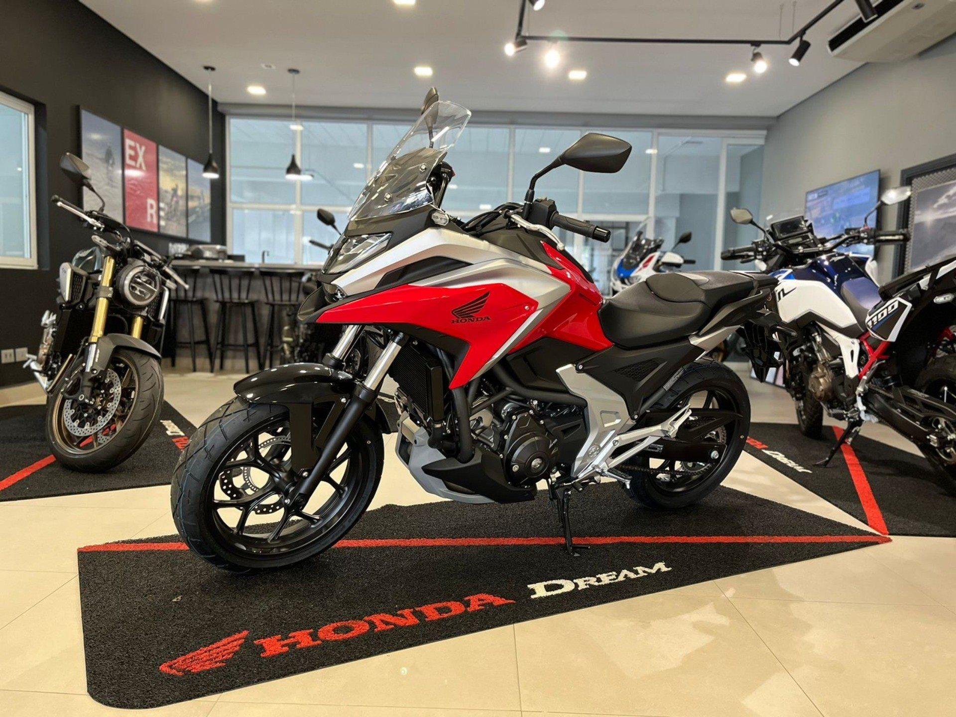 Honda NC 750X 2024