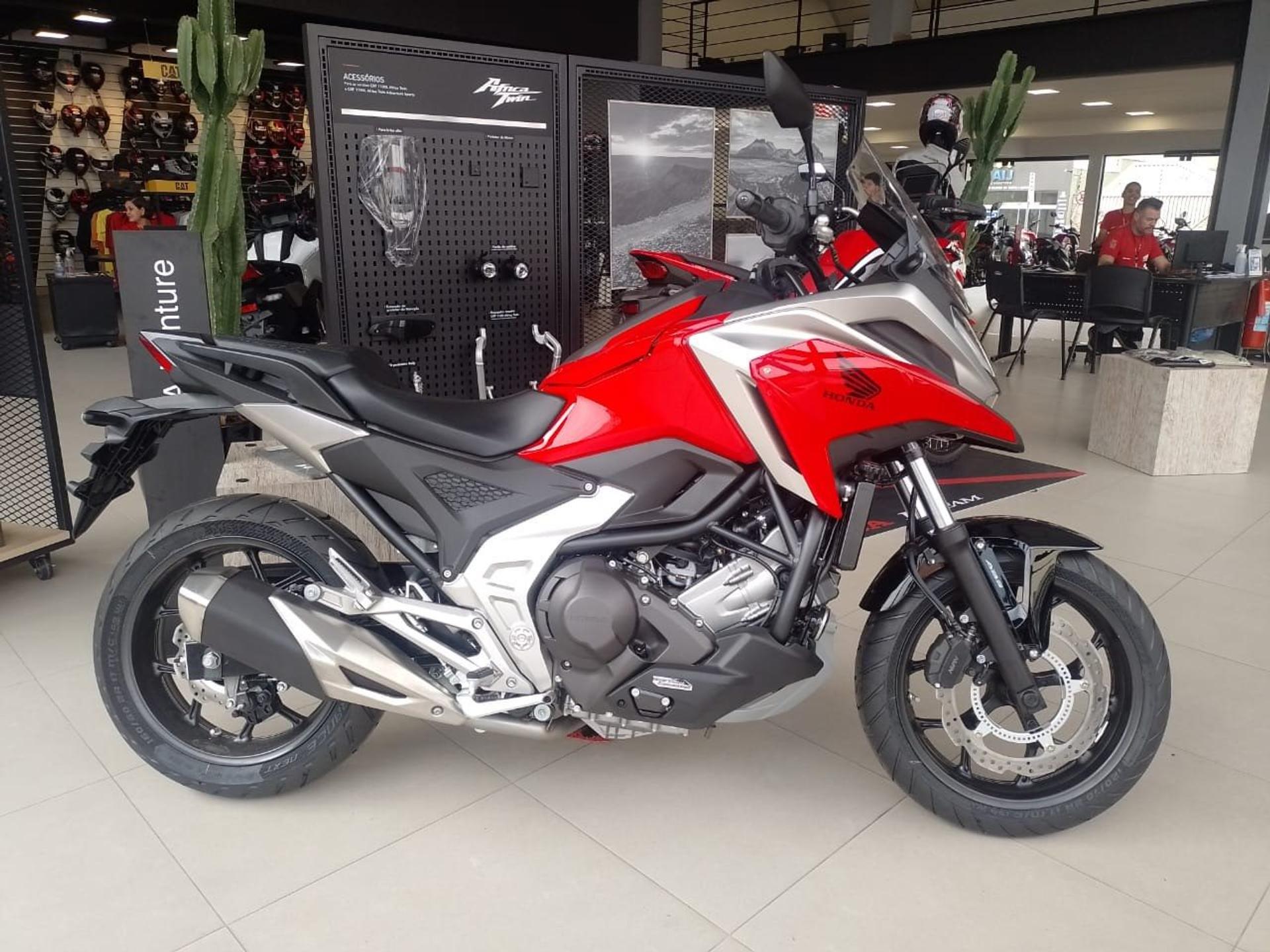 Honda NC 750X 2024